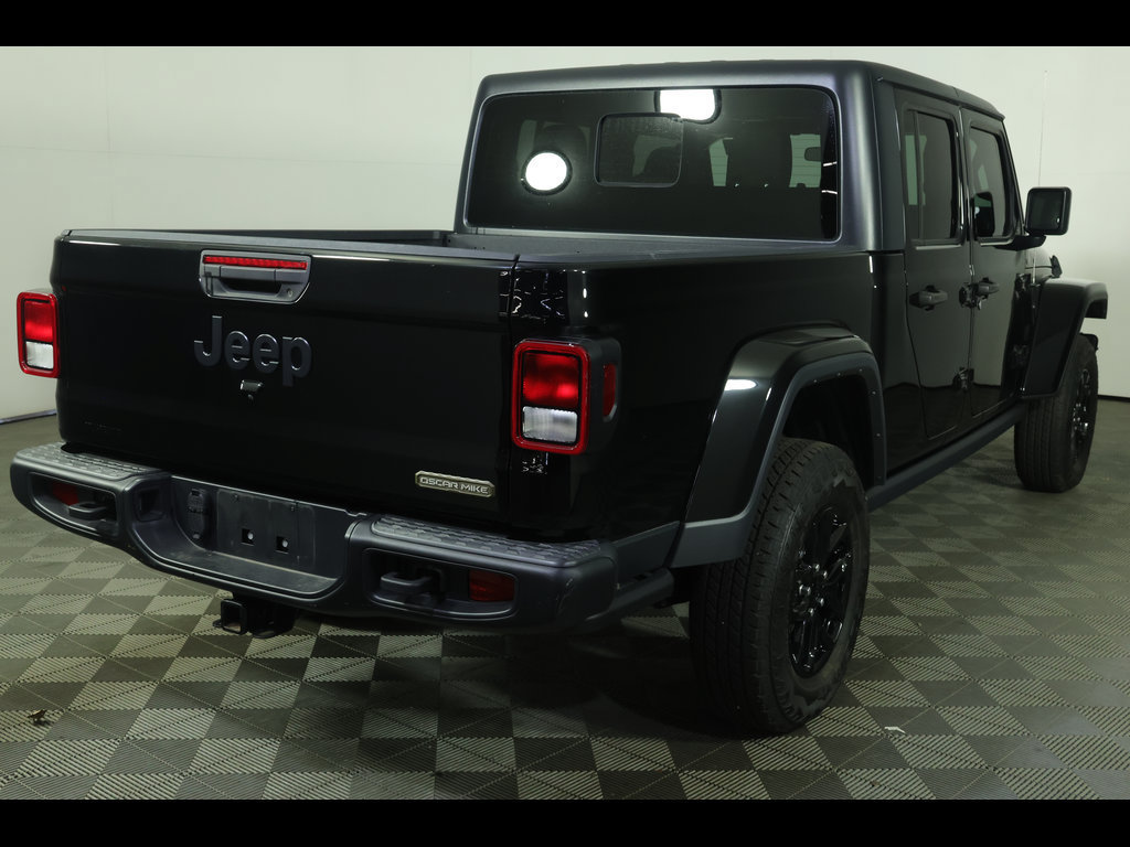 Used 2023 Jeep Gladiator Sport AWD/4WD image 15