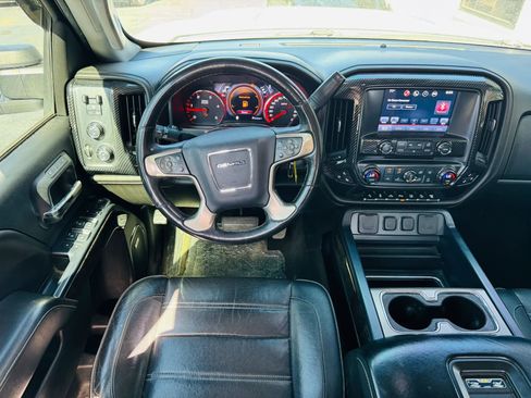 Used 2016 GMC Sierra 2500 Denali w/ Duramax Plus Package AWD/4WD image 15