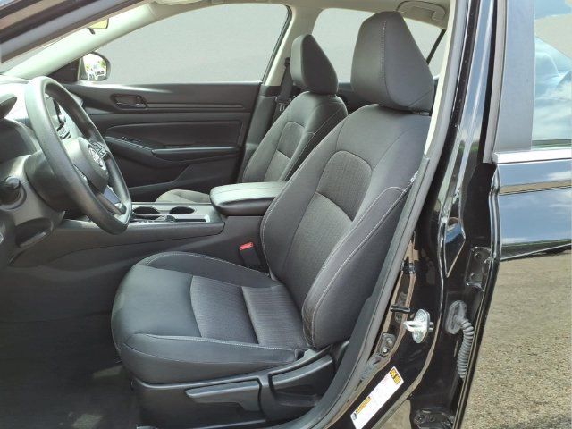 Used 2023 Nissan Altima 2.5 S FWD image 12