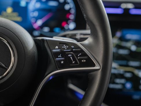 Used 2025 Mercedes-Benz E 350 4MATIC Sedan image 32