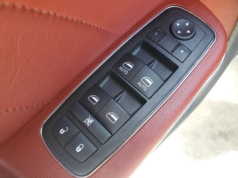 Used 2022 Dodge Charger SRT Hellcat image 18