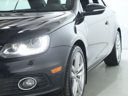 Used 2014 Volkswagen Eos Executive image 3