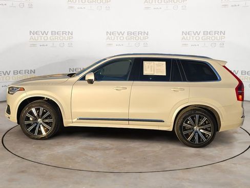 Certified 2025 Volvo XC90 B5 Core AWD/4WD image 2