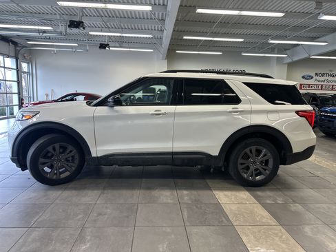 Used 2023 Ford Explorer XLT w/ Equipment Group 202A image 15