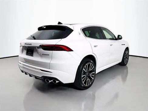 New 2025 Maserati Grecale GT image 8