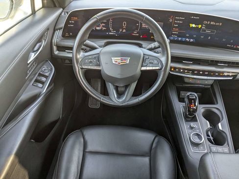 Used 2024 Cadillac XT4 Premium Luxury FWD image 17