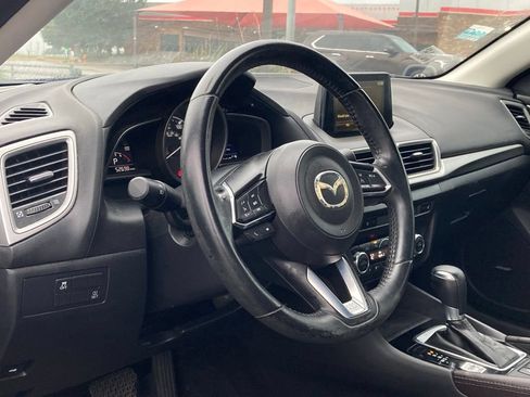Used 2018 MAZDA MAZDA3 Touring FWD image 7