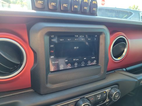 Used 2018 Jeep Wrangler Unlimited Rubicon AWD/4WD image 29