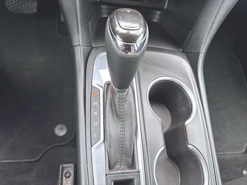 Used 2019 Chevrolet Equinox LT FWD image 15