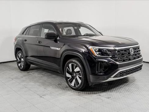 Used 2024 Volkswagen Atlas Cross Sport SE FWD image 9