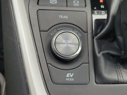 Used 2023 Toyota RAV4 Limited image 26