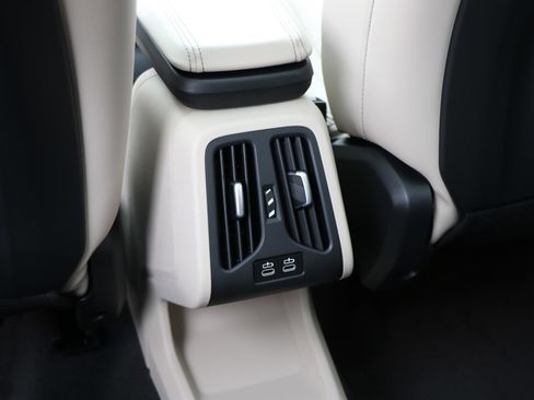 Certified 2025 BMW X1 xDrive28i w/ Technology Package image 32