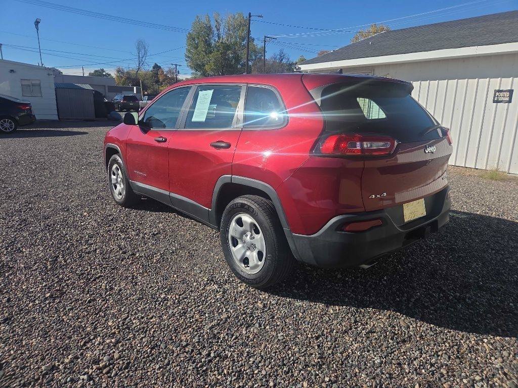Used 2014 Jeep Cherokee Sport w/ Trailer Tow Group AWD/4WD image 3