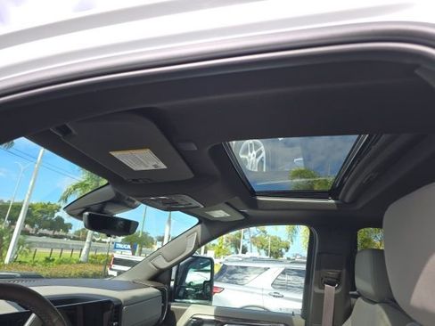 Used 2025 Chevrolet Silverado 2500 LTZ w/ LTZ Premium Package image 7