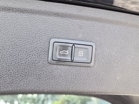 Used 2018 Audi Q5 2.0T Premium Plus w/ Premium Plus Package image 9