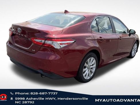 Used 2019 Toyota Camry LE image 3