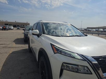 Used 2021 Nissan Rogue SV w/ Premium Package