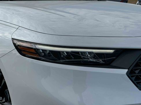 New 2025 Honda Accord SE image 4