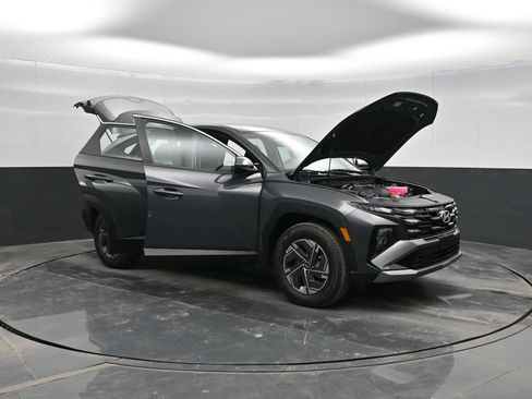 New 2026 Hyundai Tucson Blue SE image 41