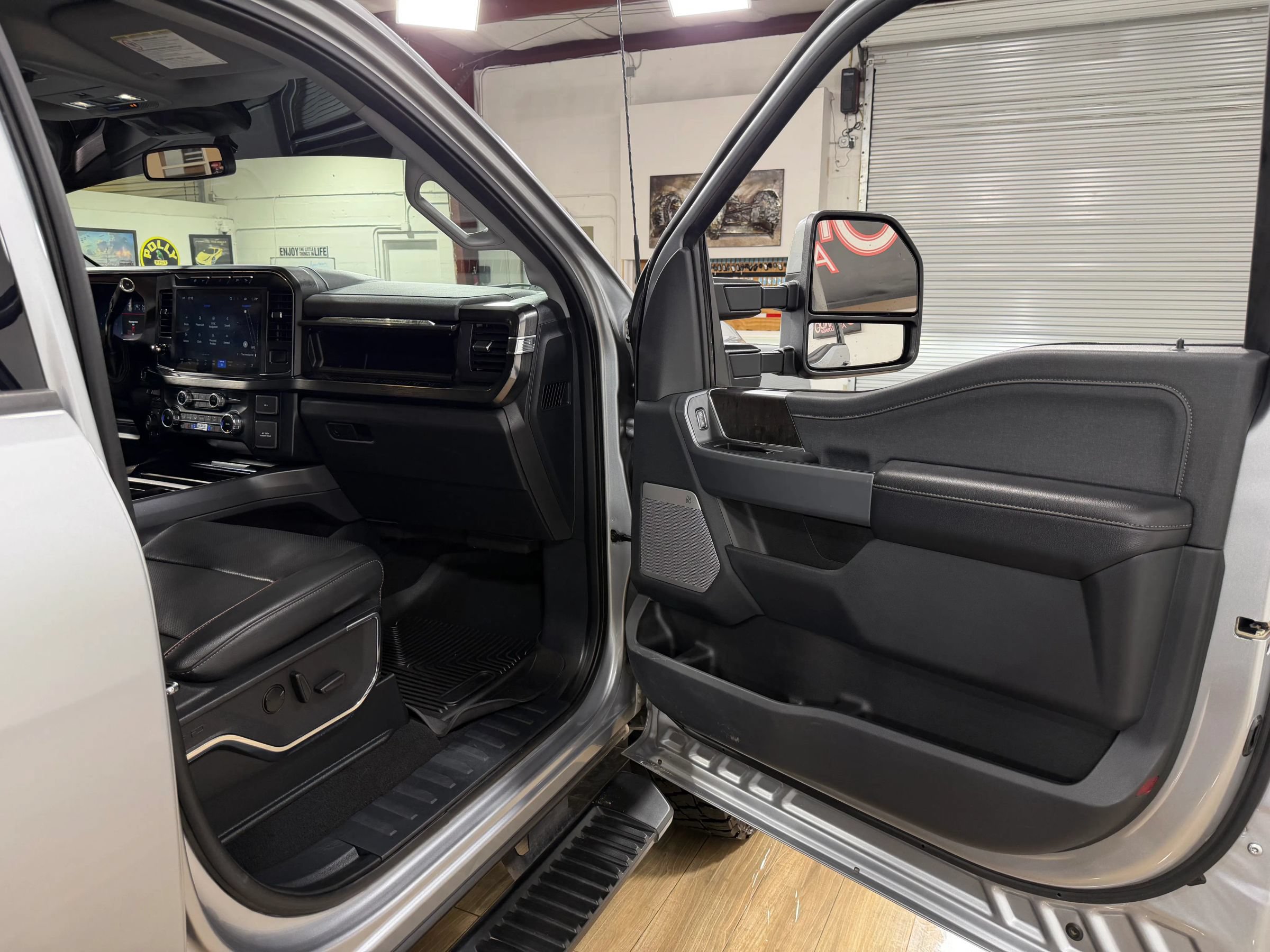 Used 2023 Ford F250 Lariat w/ Sport Appearance Package AWD/4WD image 19
