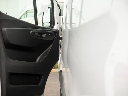 Used 2025 Mercedes-Benz Sprinter 2500 image 22