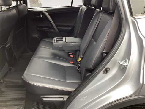 Used 2017 Toyota RAV4 SE image 13
