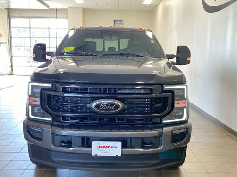 Used 2022 Ford F350 Lariat w/ Black Appearance Package AWD/4WD image 3