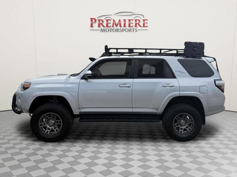Used 2018 Toyota 4Runner TRD Off-Road Premium w/ TRD Performance Package image 3