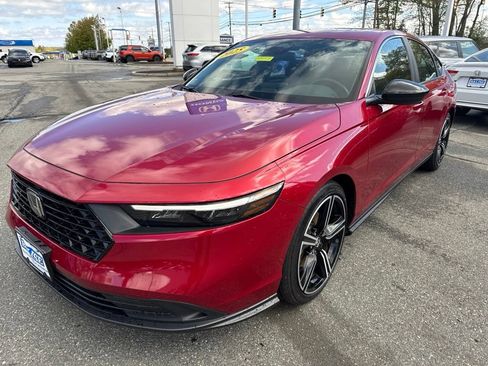Used 2025 Honda Accord Sport image 2