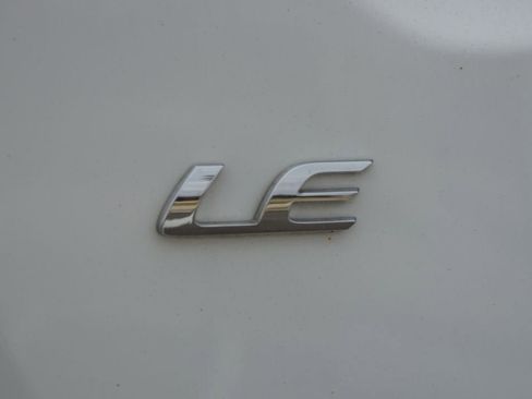 Used 2022 Toyota Corolla LE image 16