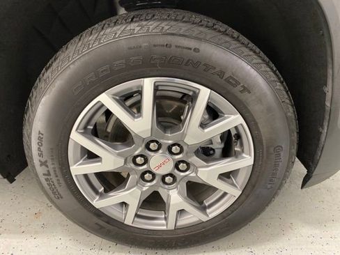 Used 2021 GMC Acadia SLT w/ Preferred Package image 8