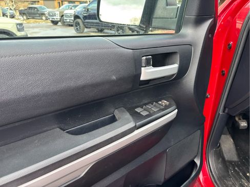 Used 2018 Toyota Tundra SR5 image 17