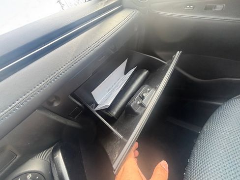 Used 2017 Toyota Yaris iA image 37