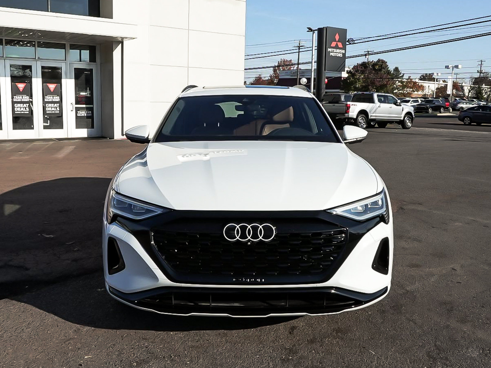 Used 2024 Audi Q8 e-tron Premium Plus AWD/4WD image 2
