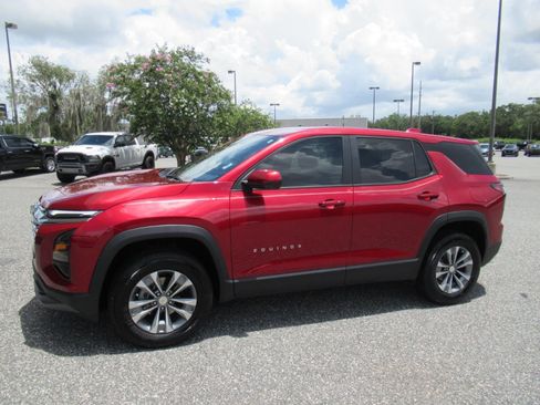 Used 2026 Chevrolet Equinox LT FWD image 4