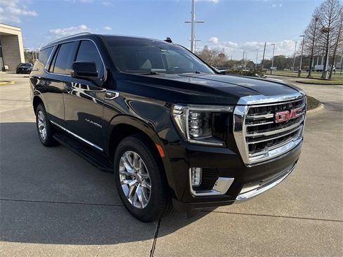 Used 2022 GMC Yukon SLT w/ SLT Premium Package image 3