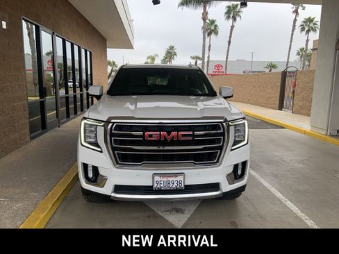 Certified 2023 GMC Yukon SLT w/ SLT Luxury Package image 2