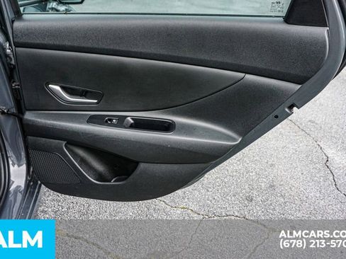 Used 2025 Hyundai Elantra SE image 50