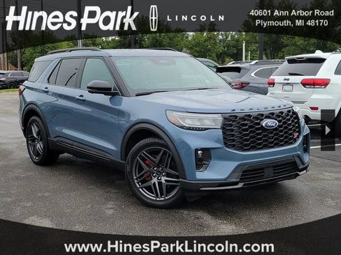 Used 2025 Ford Explorer ST AWD/4WD image 1