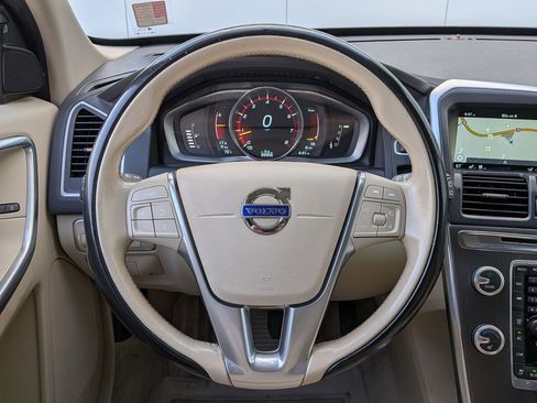 Used 2016 Volvo XC60 T5 Premier w/ Proximity Package image 14