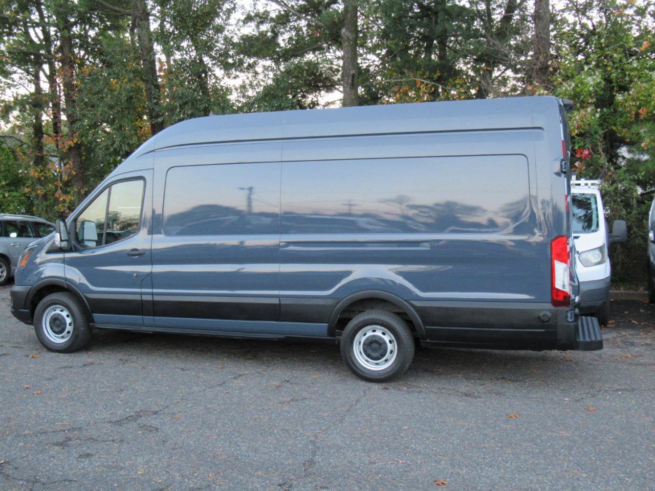 Used 2020 Ford Transit 250 148 High Roof Extended RWD image 3
