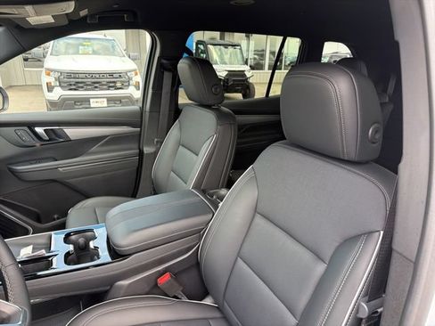 Used 2026 Buick Enclave Preferred AWD/4WD image 15