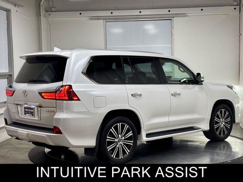 Used 2018 Lexus LX 570 4WD w/ Luxury Package image 8