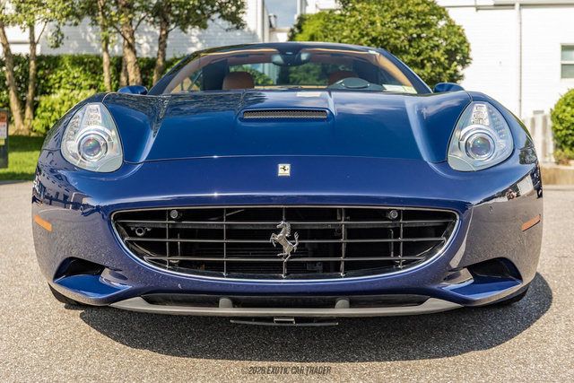 Used 2012 Ferrari California RWD image 20
