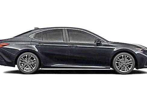 Used 2026 Toyota Camry XLE w/ Premium Plus Package AWD/4WD image 12