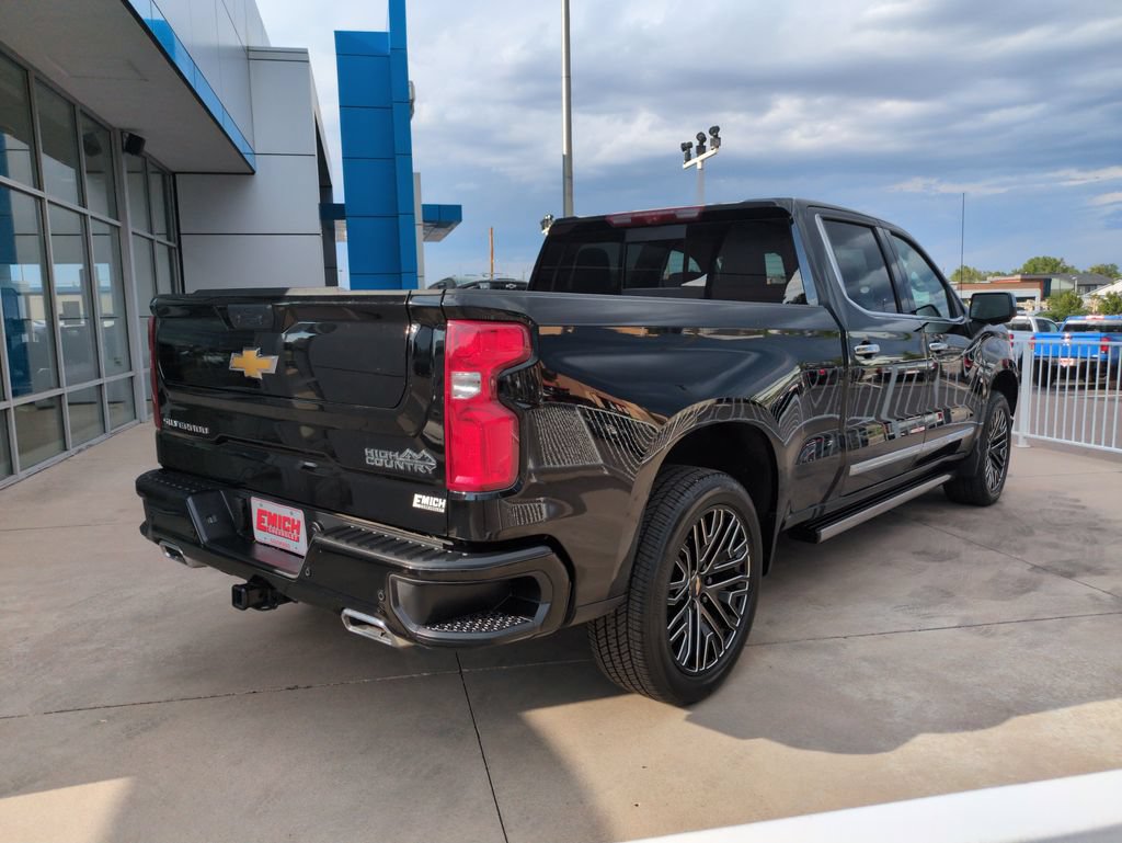 Used 2025 Chevrolet Silverado 1500 High Country w/ High Country Premium Package AWD/4WD image 5