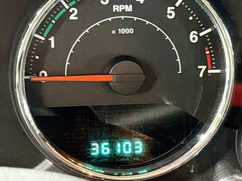 Used 2013 Jeep Wrangler Unlimited Sahara w/ Connectivity Group AWD/4WD image 12