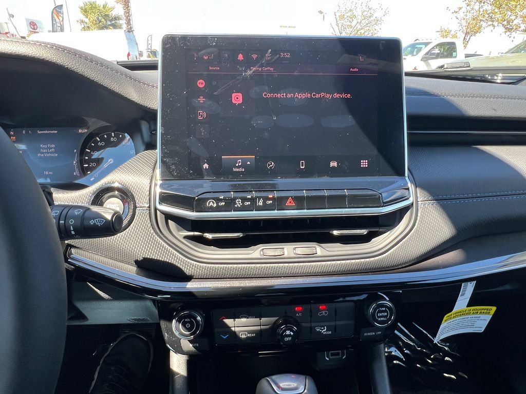 New 2026 Jeep Compass Latitude AWD/4WD image 22