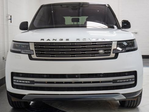 Used 2023 Land Rover Range Rover SE image 12