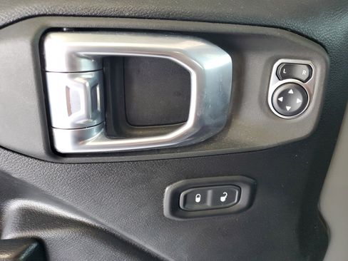 Used 2021 Jeep Gladiator Rubicon w/ Safety Group AWD/4WD image 16